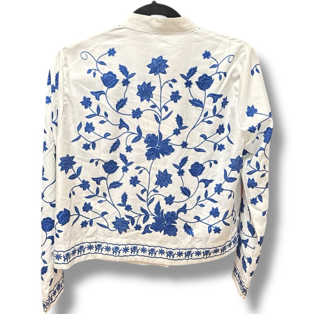 Women's Unbranded Floral Print Blouse Top Size S White Blue - Picture 2 of 3